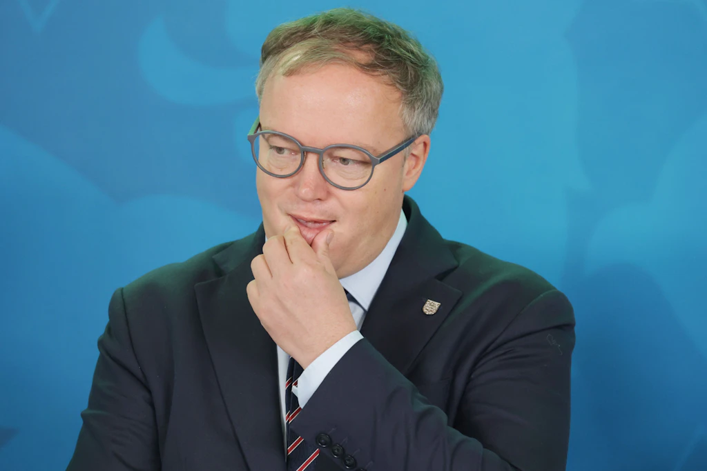 Doktortitel-Entzug: Thüringens Ministerpräsident Voigt zieht seine Klage zurück