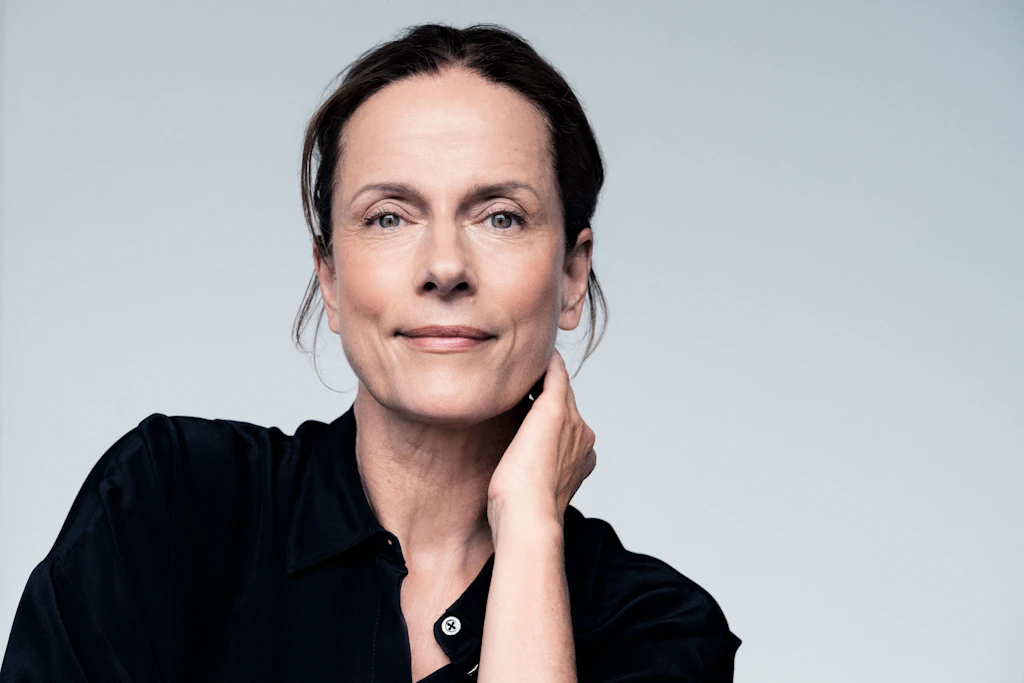 Claudia Michelsen moderiert Das Große Adventskonzert Dresden 2026.