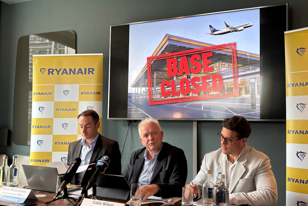 Pressekonferenz am 24. April: Jason McGuinness (Chief Commercial Officer Ryanair), Eddie Wilson (CEO), Marcel Pouchain Meyer (Head of Communications/Marketingchef DACH).