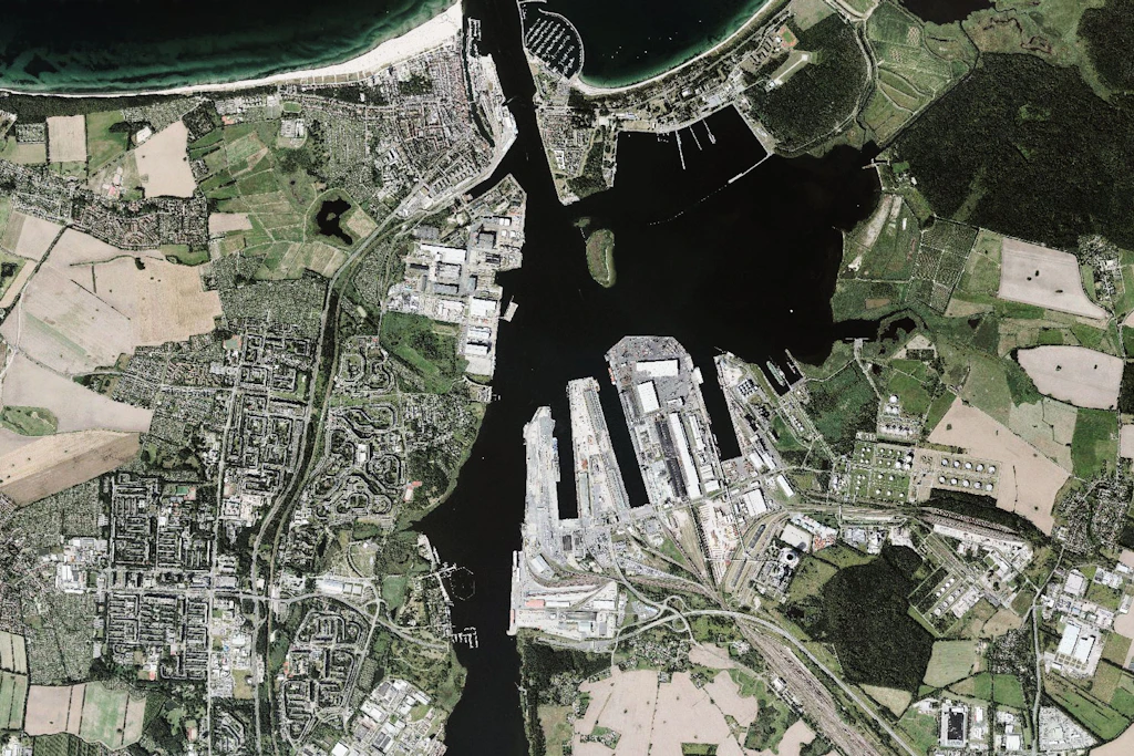 Der Rostocker Hafen von oben.