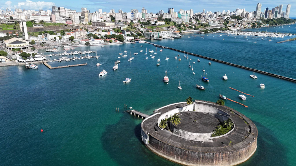 China baut Lateinamerikas längste Brücke über dem Meer in Brasilien