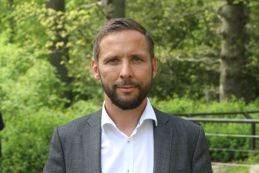 Das Freizeit- und Erlebnisunternehmen Karls&nbsp;holt den früheren MV-Tourismuschef Woitendorf als Expansionsleiter nach Rövershagen.