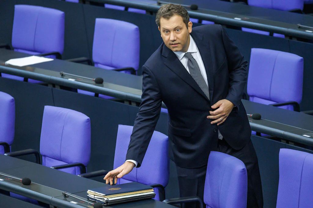 Herr Klingbeil, wollen Sie das Bargeld abschaffen?