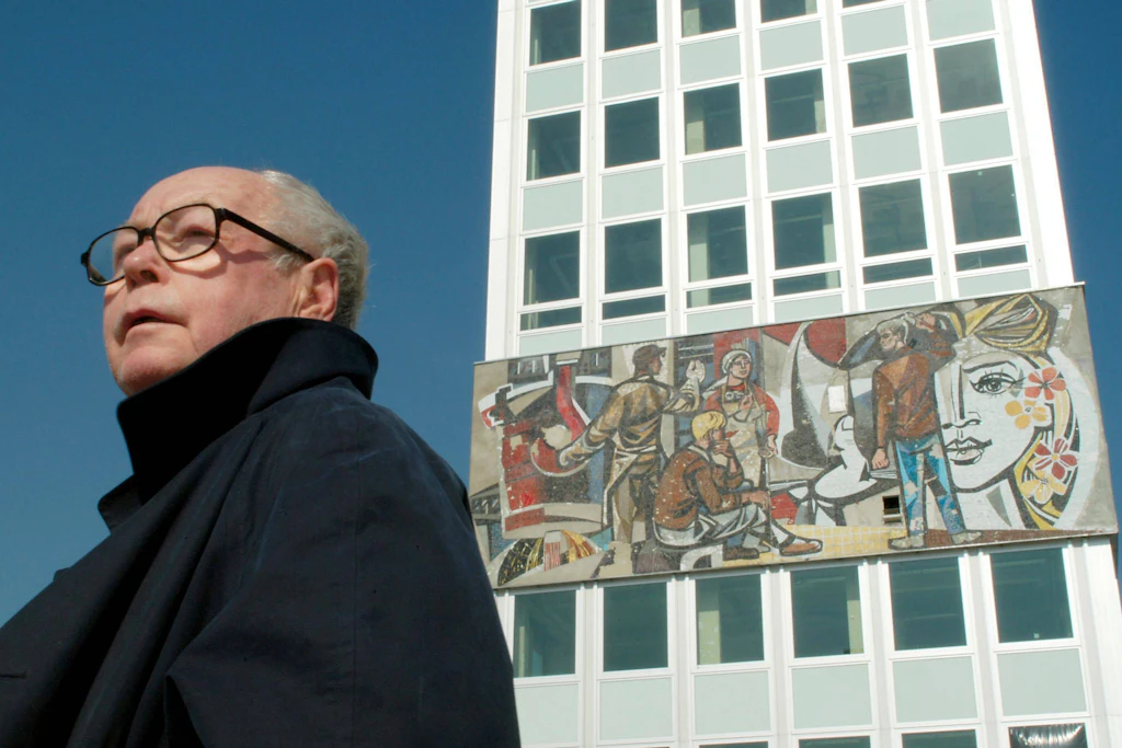 Freiheit statt Sozialismus? Walter Womacka, Angela Merkel und die zweite Entfremdung