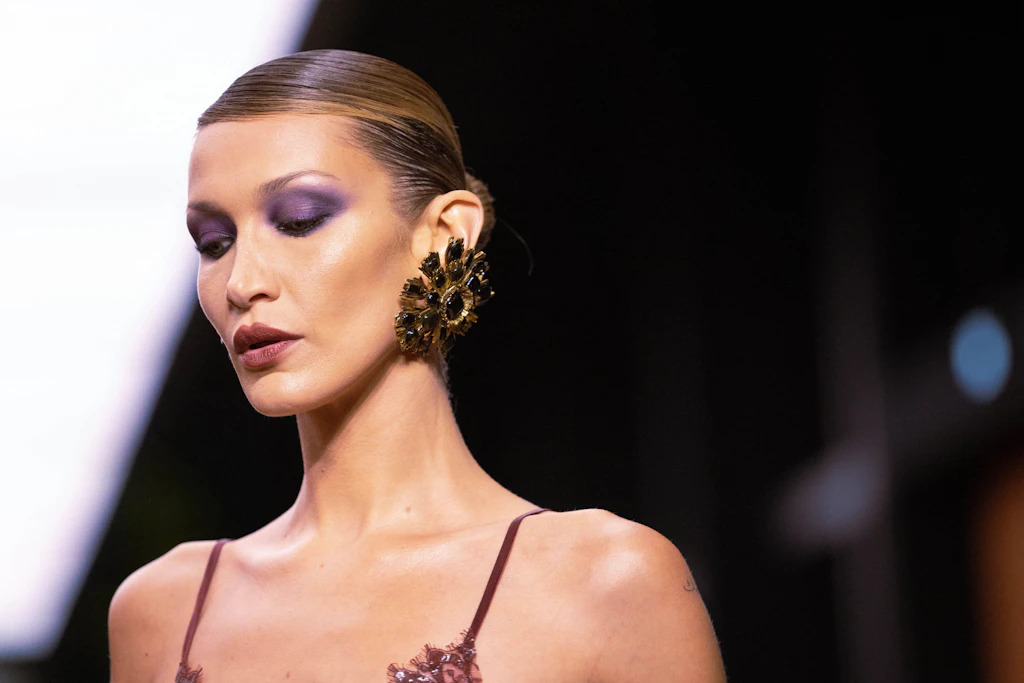 Bella Hadid bei der Herbst-Winter-Schau 2026/27 von Saint Laurent in Paris.
