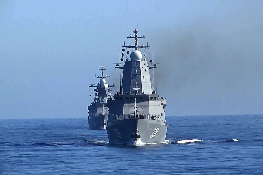 China: Kriegsschiff verfolgt Zerstörer Zunyi – dann fallen Strom und Radar aus