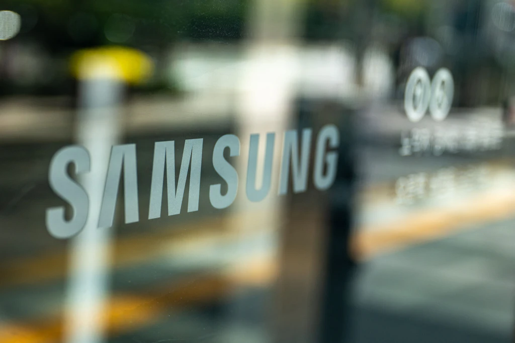Samsung Electronics profitiert von der hohen Nachfrage nach Speicherchips für Anwendungen der künstlichen Intelligenz.