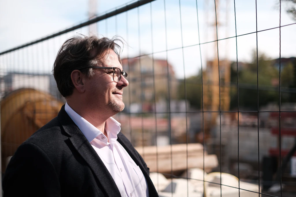 „Es gibt nur eine einzige Antwort: Bauen, bauen, bauen“ – Ökonom Leßmann im Interview über die Wohnungskrise