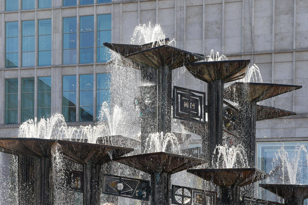 Brunnen der Völkerfreundschaft am Alexanderplatz, entworfen von Womacka in den Jahren 1969/70