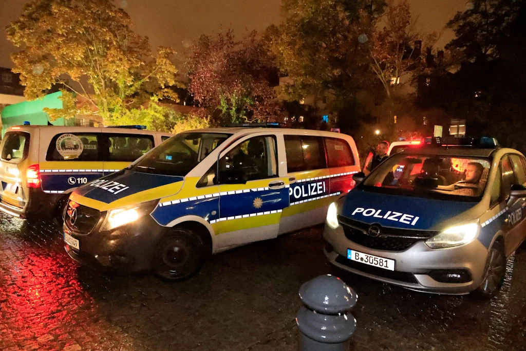 Zahlreiche Polizisten wurden alarmiert.