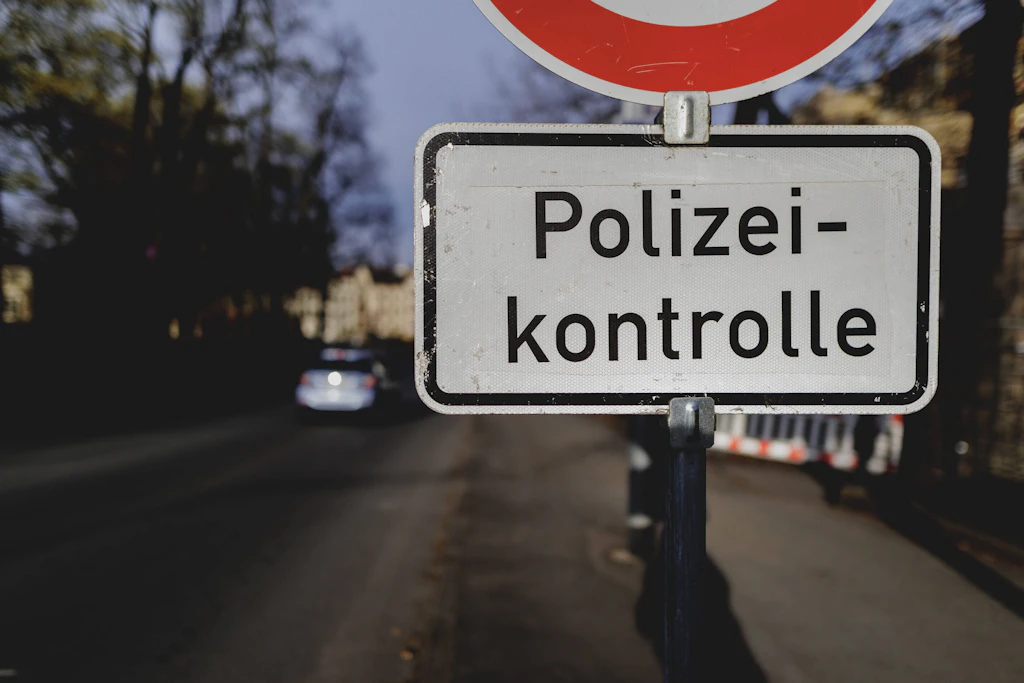 Polizeikontrolle: An drei Tagen stoppte die Verkehrspolizei in Leipzig fast 2300 Fahrzeuge und knapp 2500 Menschen (Symbolbild).