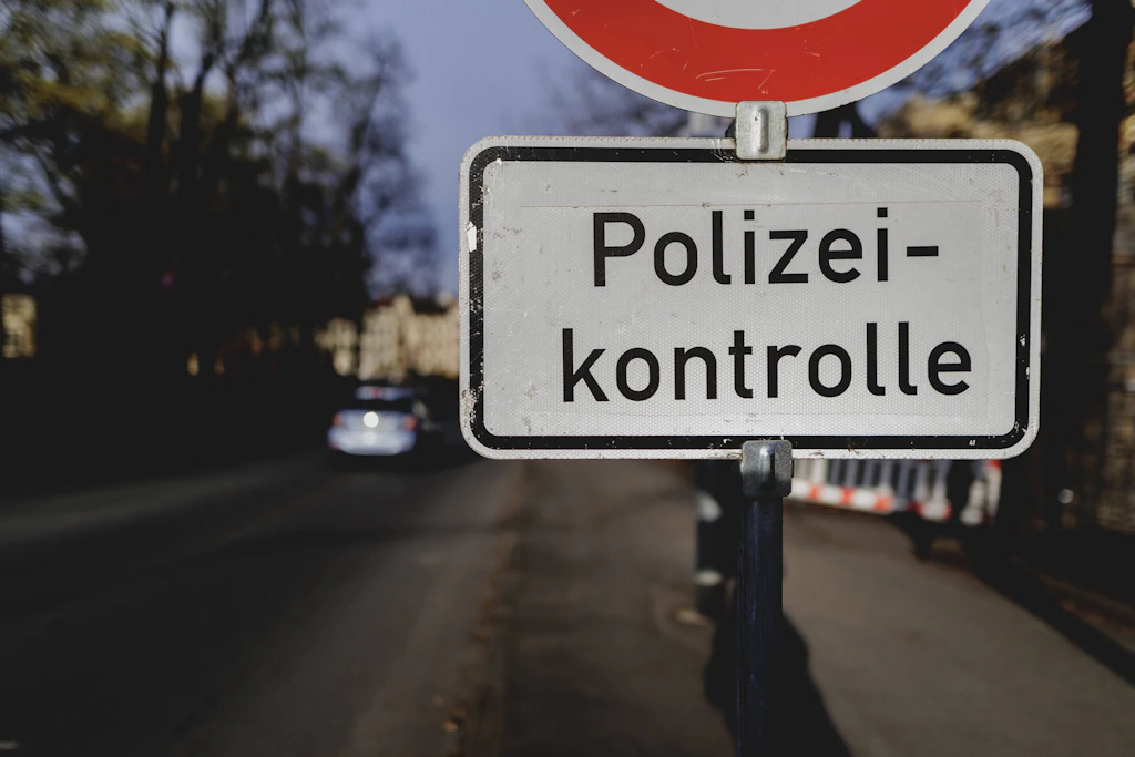Polizei kontrolliert fast 2300 Fahrzeuge in und um Leipzig: Einen erwischt es doppelt