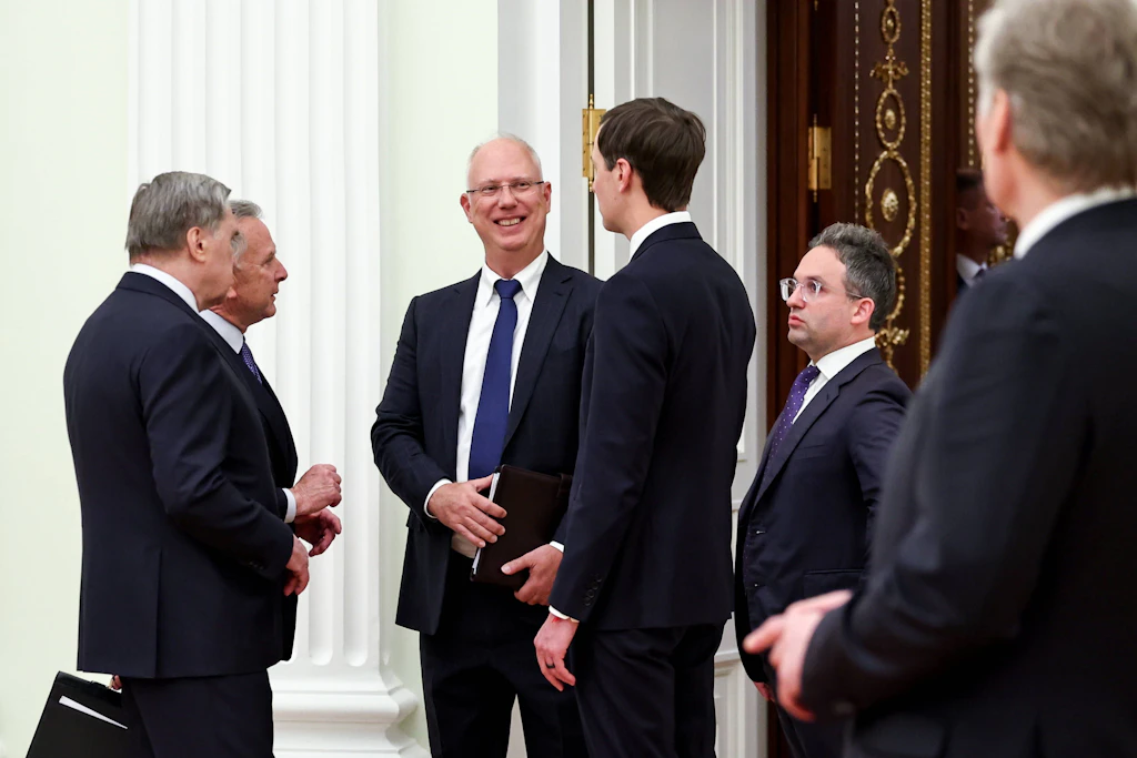 Mit einem Gas-Deal zum Frieden? Die Unterhändler Dmitrijew und Kushner sprechen über amerikanische Investoren bei Nord Stream.