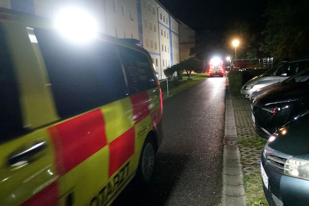 In der Nacht zum Freitag rückten zahlreiche Einsatzkräfte aus: In Pirna-Sonnenstein soll ein Mann versucht haben, seine eigene Tochter zu töten.