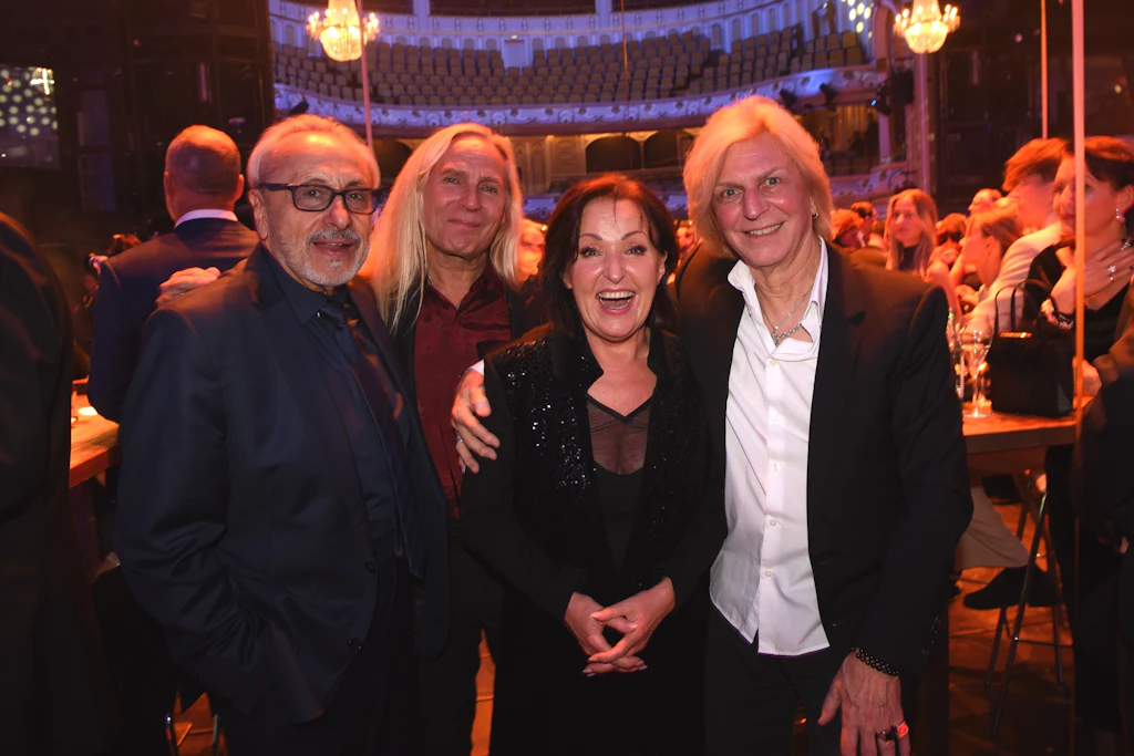 Wolfgang Stumph, Uwe Hassbecker, Ute Freudenberg und Ritchie Barton (v.l.) feierten gemeinsam bei der Hope Gala.
