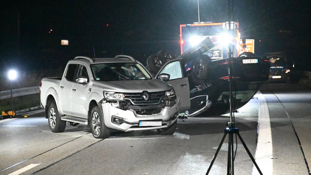 Autodiebstahl endet in Unfall bei Bautzen – Täter flüchtet zu Fuß