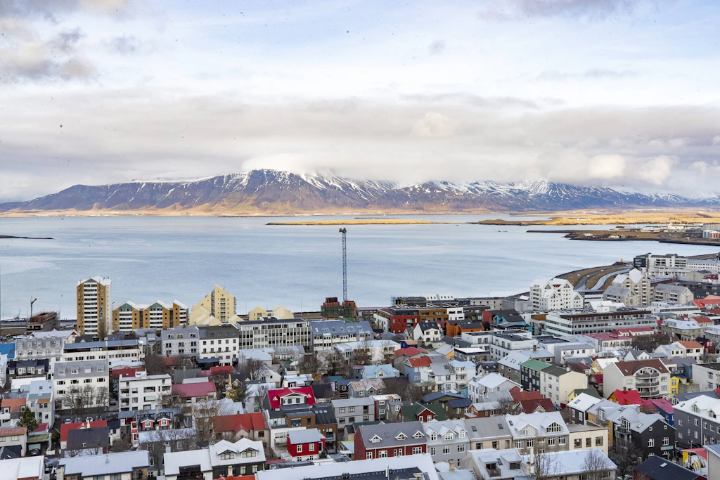 Blick auf die isländische Hauptstadt Reykjavík. Island hat eine Vorrangregel des EWR-Abkommens seit Jahrzehnten nicht vollständig in nationales Recht umgesetzt.