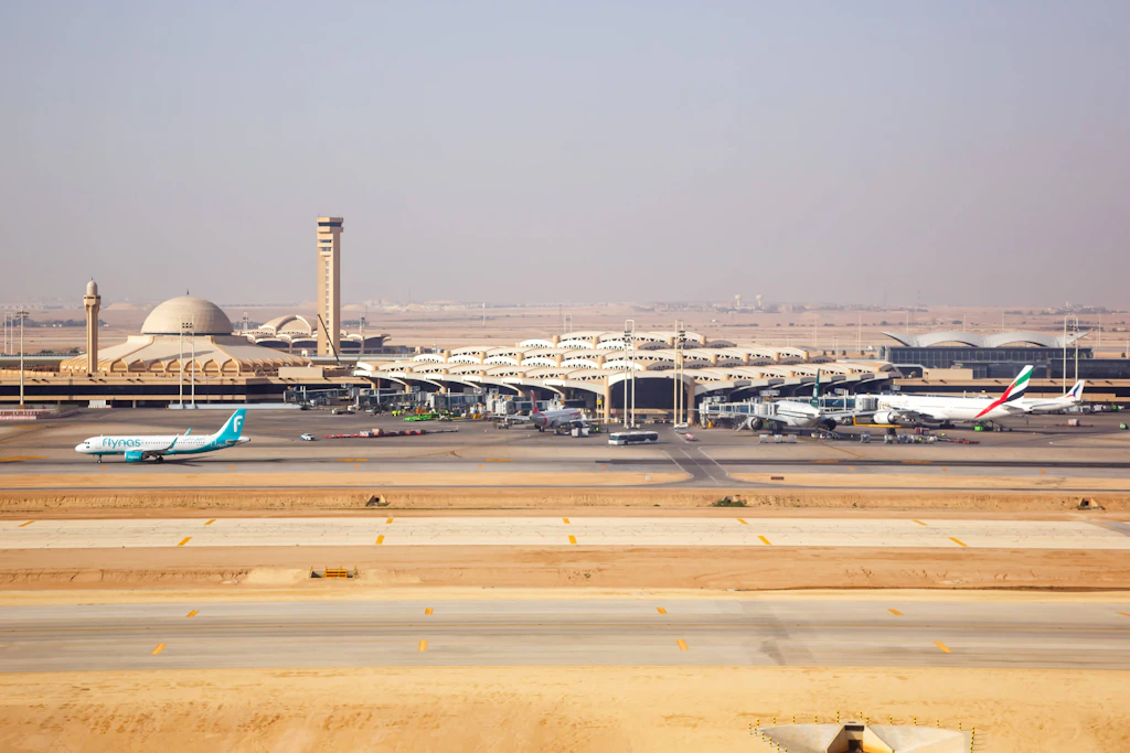 Nach Angriffen aus dem Jemen: Flughafen in Riad bleibt gesperrt – was Reisende jetzt wissen müssen
