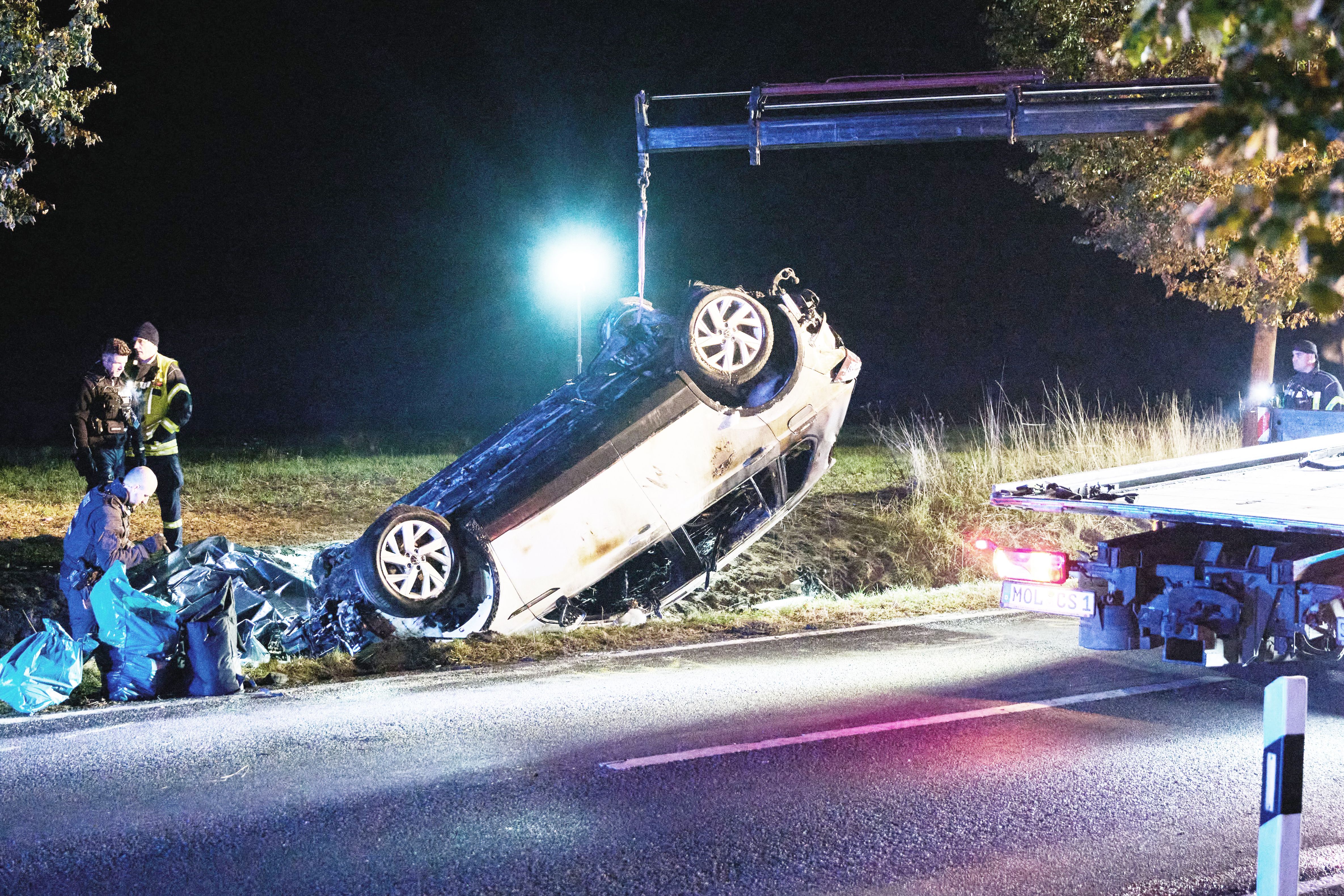 „Vier Leben hast du ausgelöscht!“ Wut nach Horror-Unfall in Biesenthal