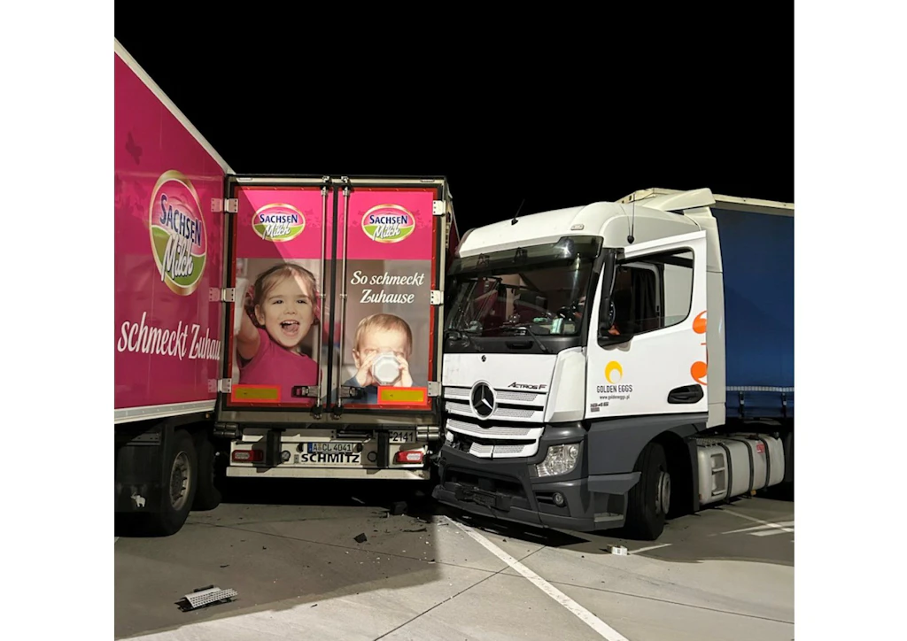 Massenkarambolage auf Parkplatz: Angetrunkener Lkw-Fahrer verursacht 175.000 Euro Schaden