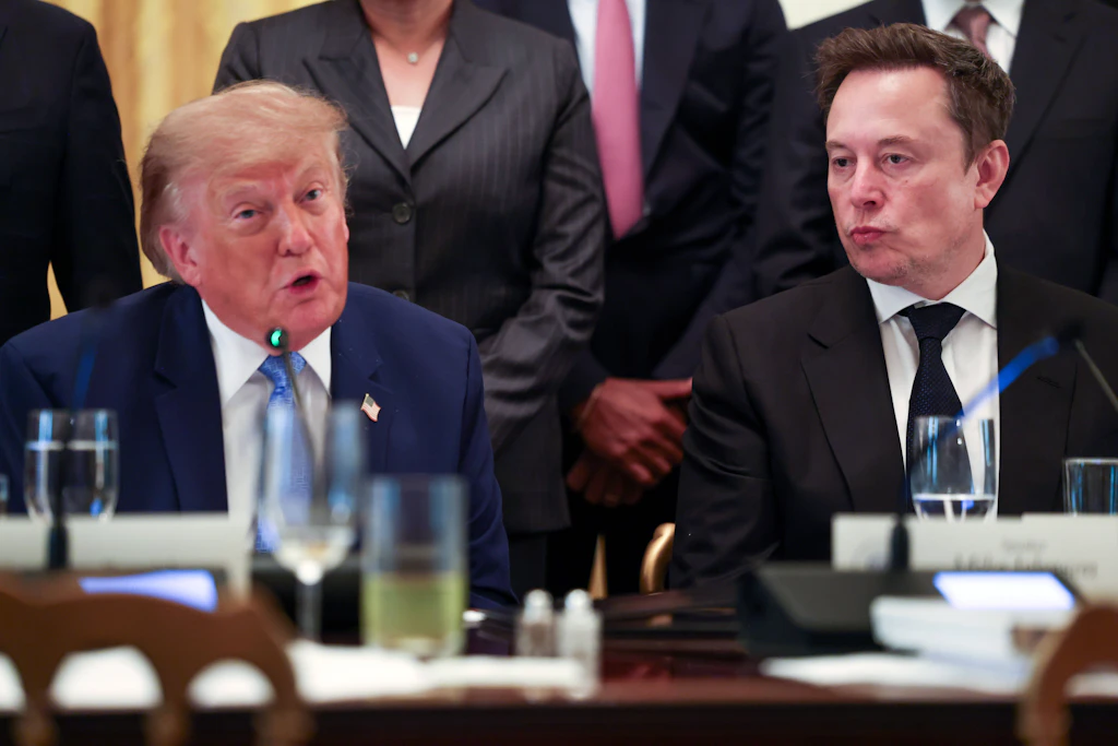 „Zu weit gegangen“: Musk stellt sich gegen Selenskyj und springt Trump bei