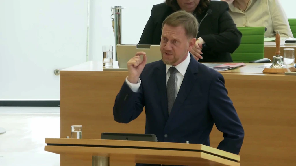 „Keine Panzer, sondern Autos“: Kretschmer kämpft um VW Zwickau