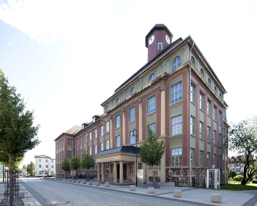 Unibibliothek Ilmenau öffnet am 24. Oktober mit Führungen und KI-Escape-Game