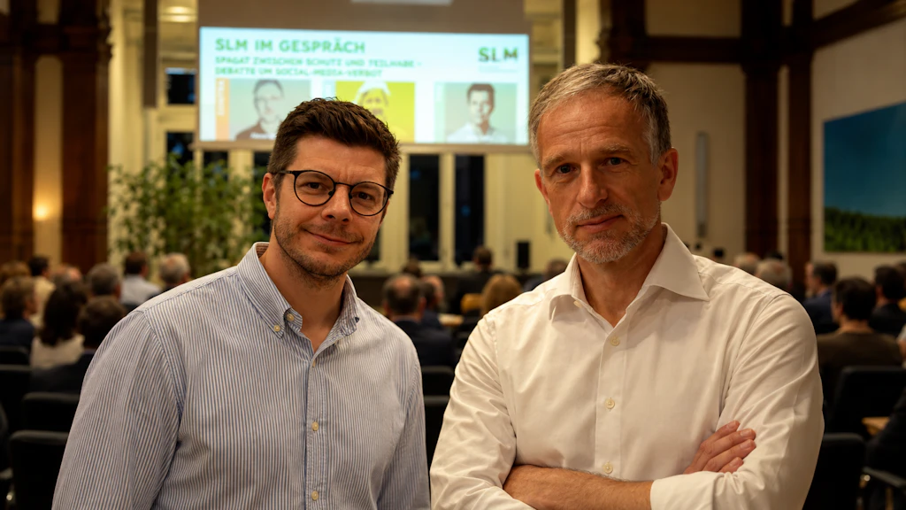 Podiumsdiskussion: Social Media ab 15?!