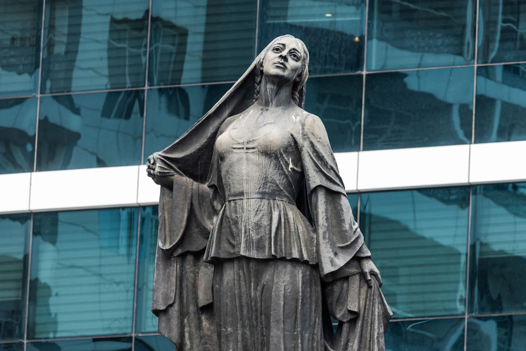 Statue der befreiten Frau in Baku, Aserbaidschan.