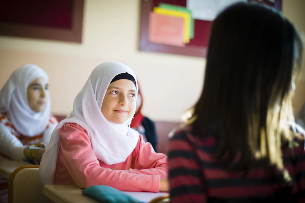 Kopftuchstreit in Aserbaidschan eskaliert: Angriffe auf Schulen, Dutzende Festnahmen