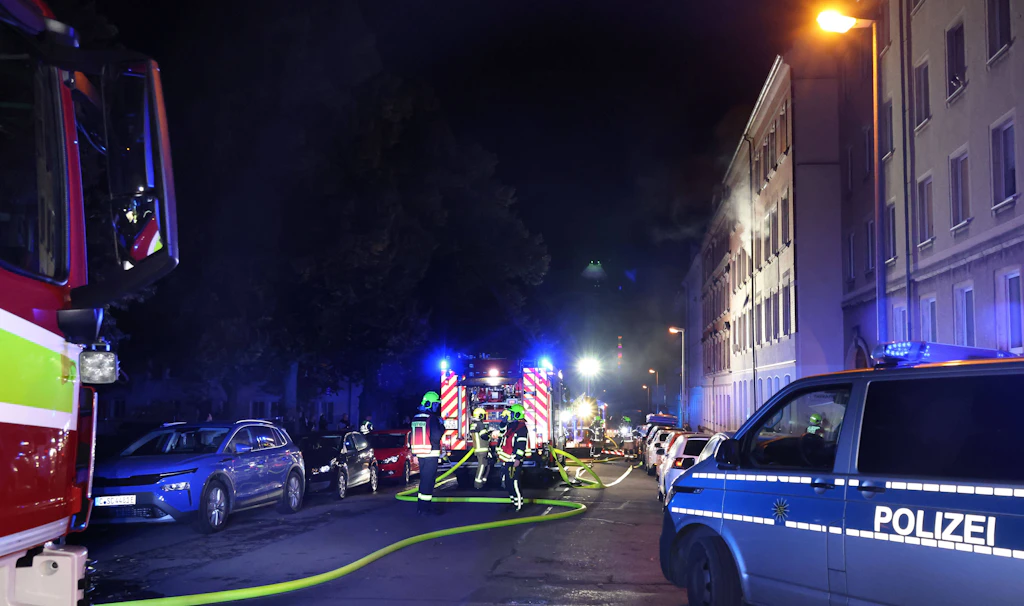 Turnhallenbrand: In Chemnitz-Markersdorf beschädigte das Feuer rund 20 Quadratmeter Boden, Wandverkleidung und Holzbänke (Symbolbild).