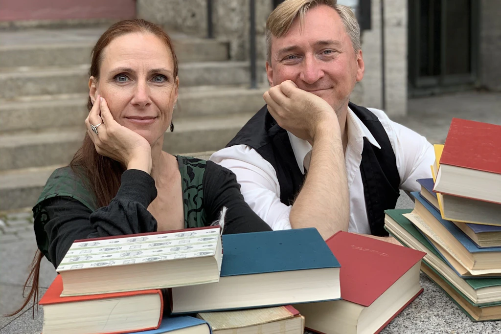 Saskia Leder und Sebastian Coors lesen in der Stadt- und Regionalbibliothek Gera aus „Peter Pan“.