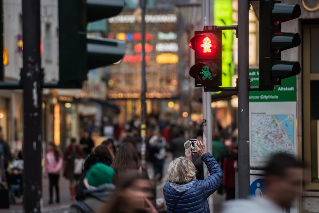 Die Mainzelmännchen regeln in Mainz den Verkehr.