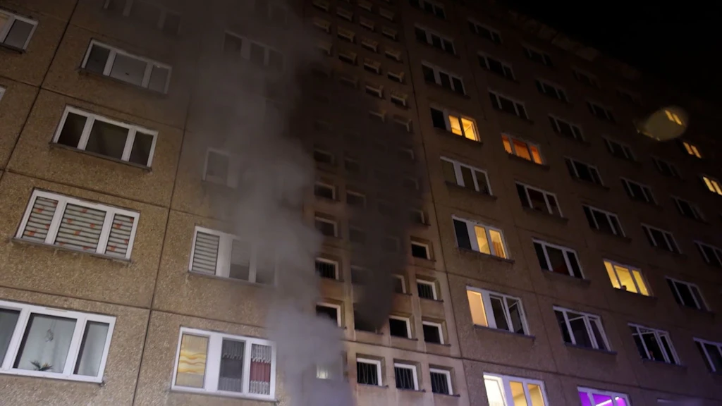 Fünf Bewohner nach Kellerbrand im Krankenhaus
