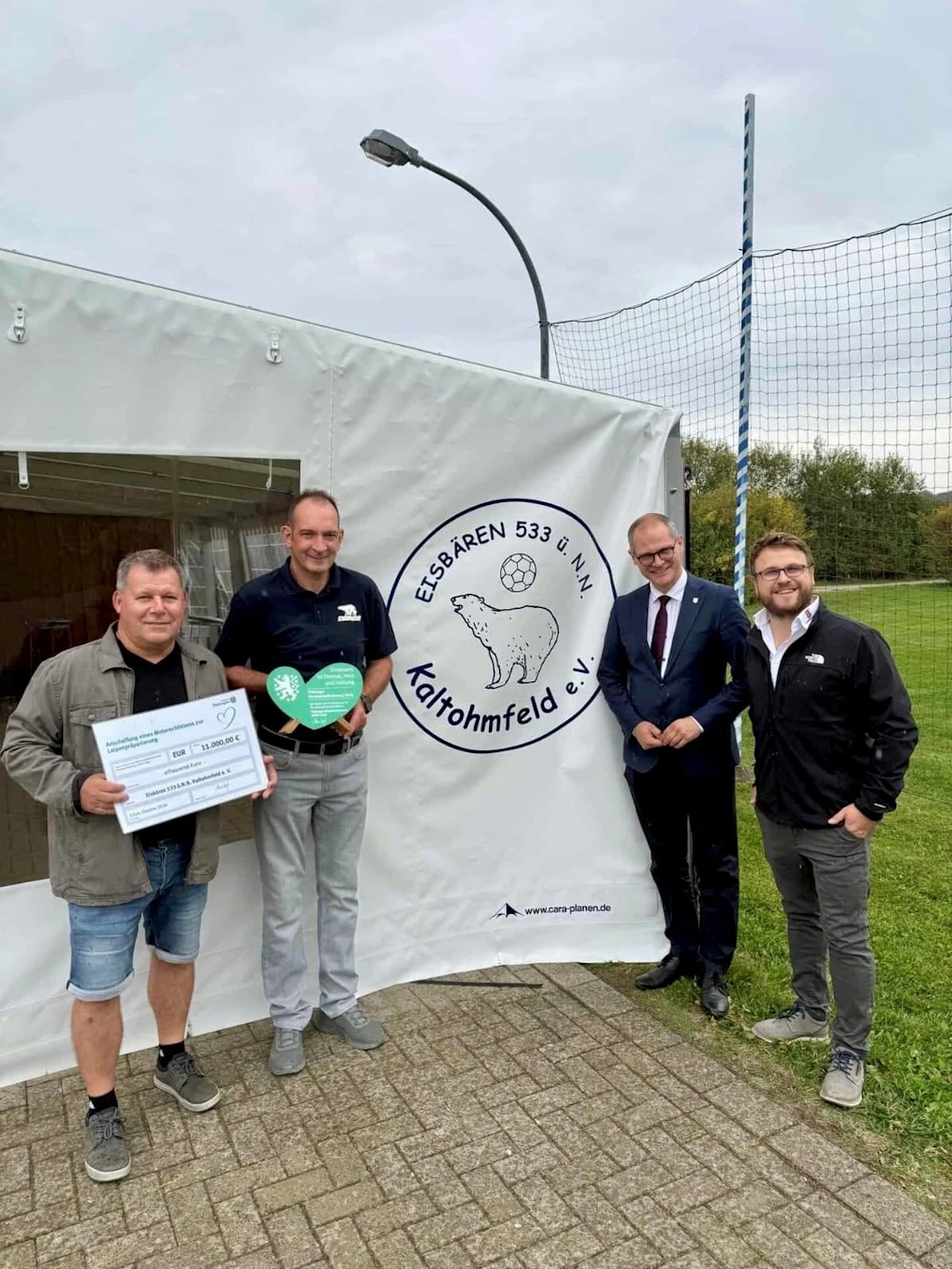Eisbären Kaltohmfeld bekommen 11.000 Euro für einen Motorschlitten