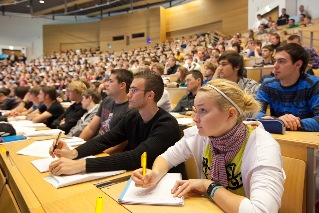Schnupperstudientage an der TU Ilmenau: Oberstufenschüler können vom 2. bis 6. November probeweise studieren.