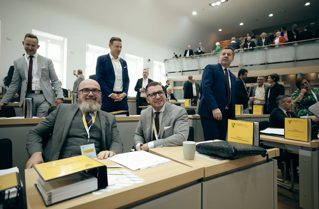 Parlamentarische Feigheit: Die CDU verachtet das freie Mandat – und nennt es Brandmauer