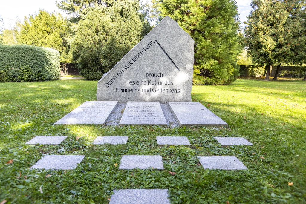 Gedenkstelle im Nordfriedhof: Nach dem Willen des Stadtrates soll dort der Opfer des Nationalsozialismus gedacht werden.