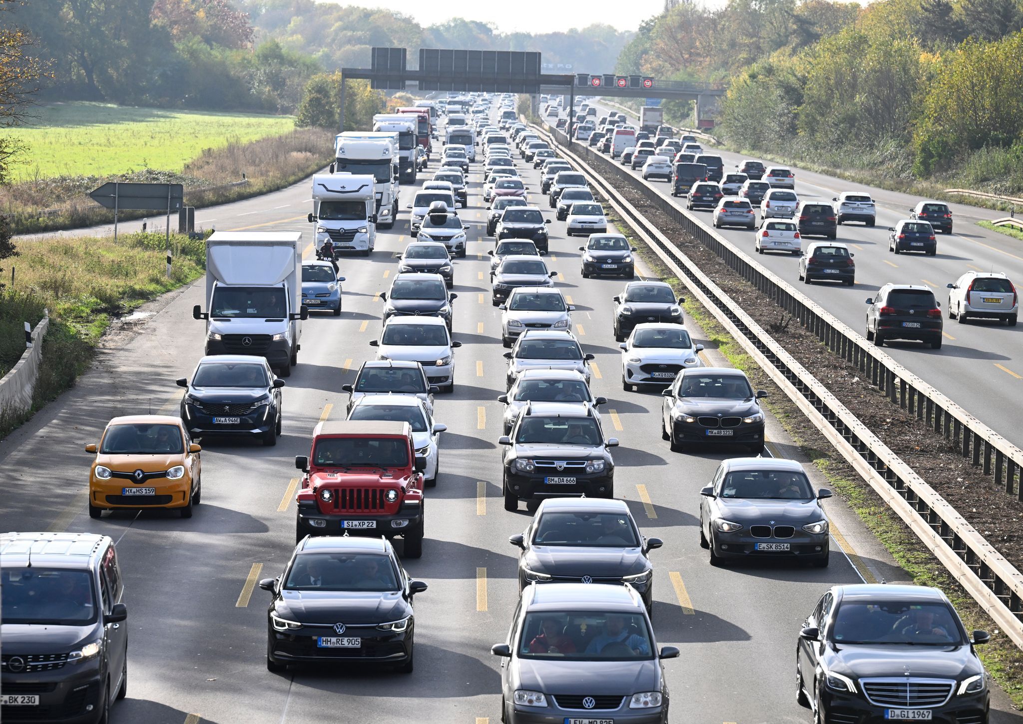 ADAC schlägt Alarm: Stauwochenede droht wegen Herbstferien in 11 Bundesländern