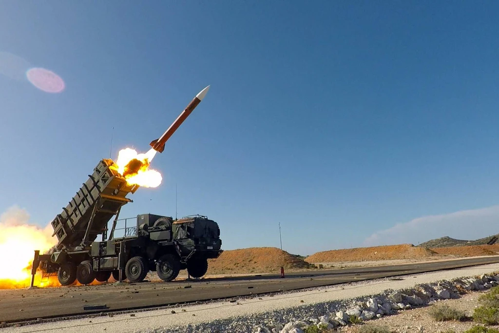 Start einer Patriot-Abfangrakete: Der Ukraine soll nach einem Medienbericht die Munition für ihre wichtigsten Luftabwehrsysteme ausgegangen sein.