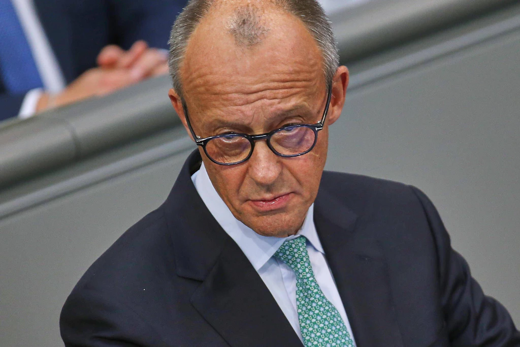 Ukraine-Hilfe: Merz verteidigt 100 Milliarden im Bundestag