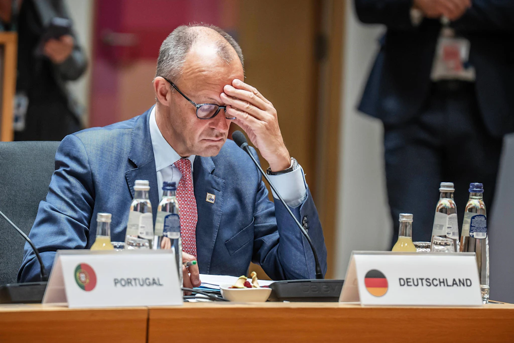 Merz-Interview mit der Financial Times: Flüchtet sich der Kanzler wieder ins Ausland?