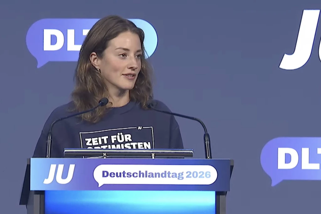 Clara von Nathusius legt ihren Rechenschaftsbericht der Jungen Union auf dem Deutschlandtag 2026 vor.