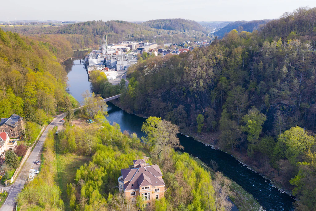 Industrie in Kriebstein: Sachsen unterstützt eine Fabrik für Faserplatten aus Recyclingmaterial mit 9,85 Millionen Euro.