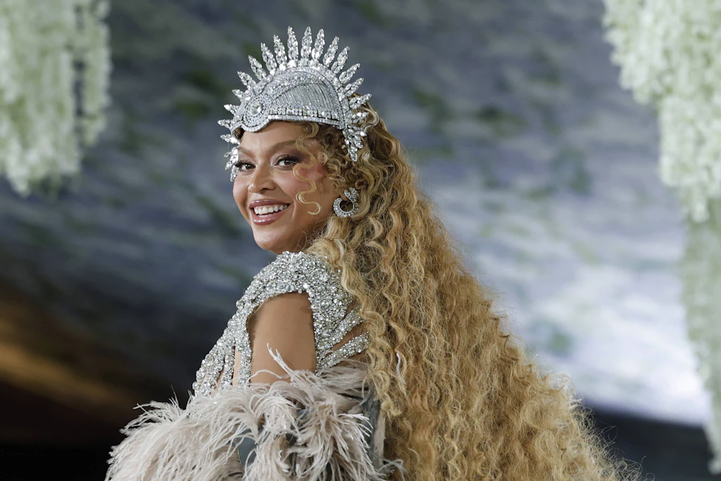 Beyoncé bei der Met Gala 2026 (Archivbild): Tickets ihrer „Renaissance“-Tour sollen von einem Broker illegal beschafft und weiterverkauft worden sein.