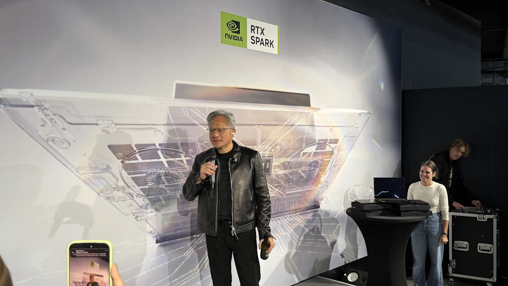 Chef des wertvollsten Unternehmens der Welt am Alexanderplatz: Nvidia-Chef Jensen Huang überrascht Berlin