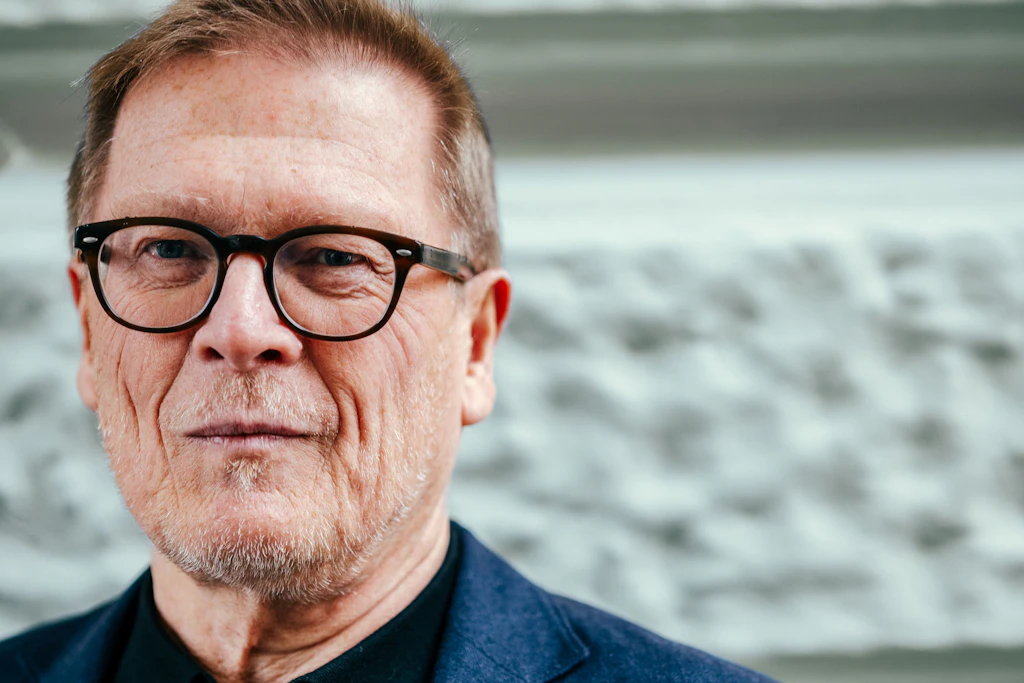 Paulus Hochgatterer ist Kinder- und Jugendpsychiater und Schriftsteller.