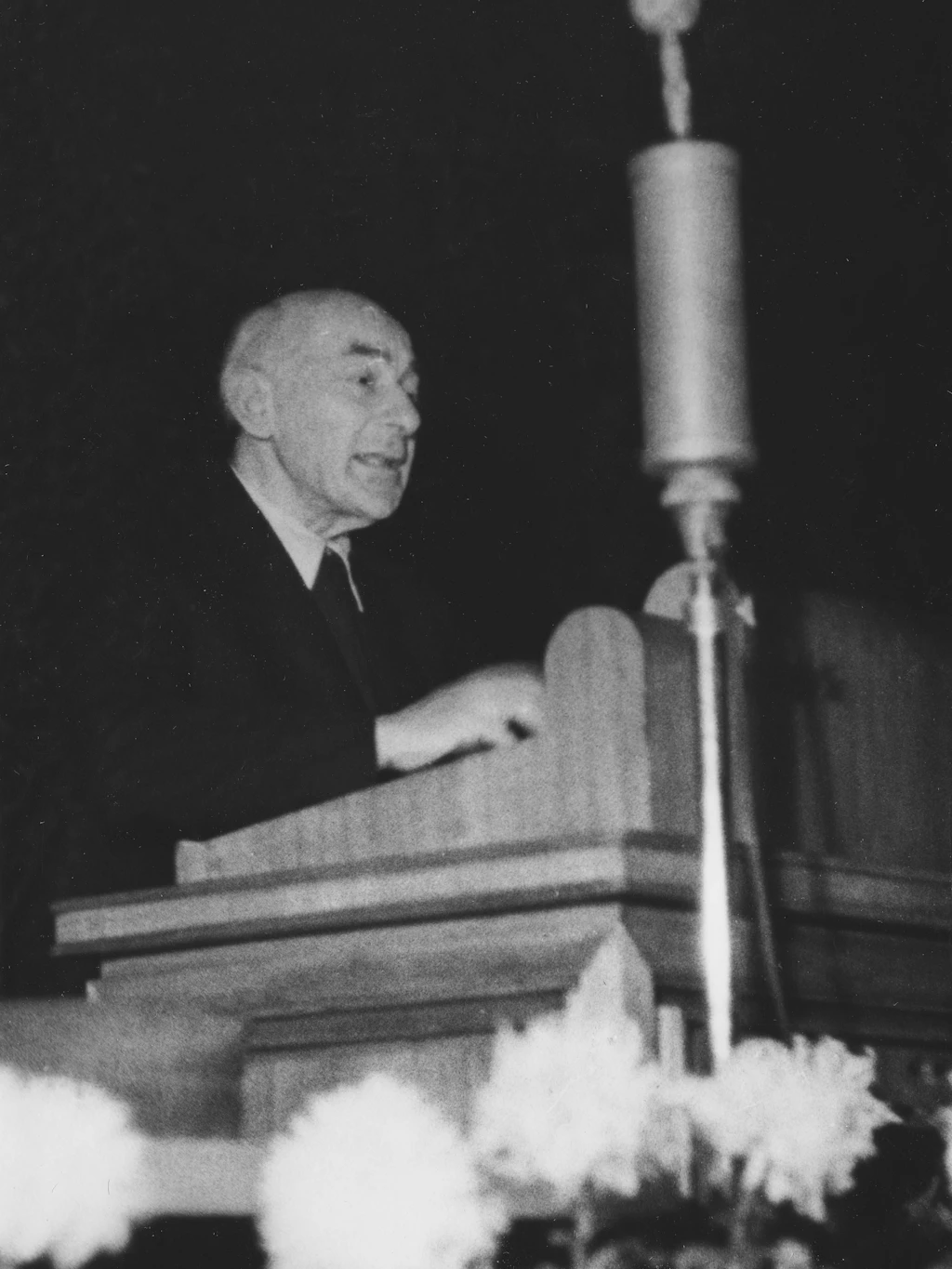 Victor Klemperer: Worte, schrieb er, können wie winzige Arsendosen sein.