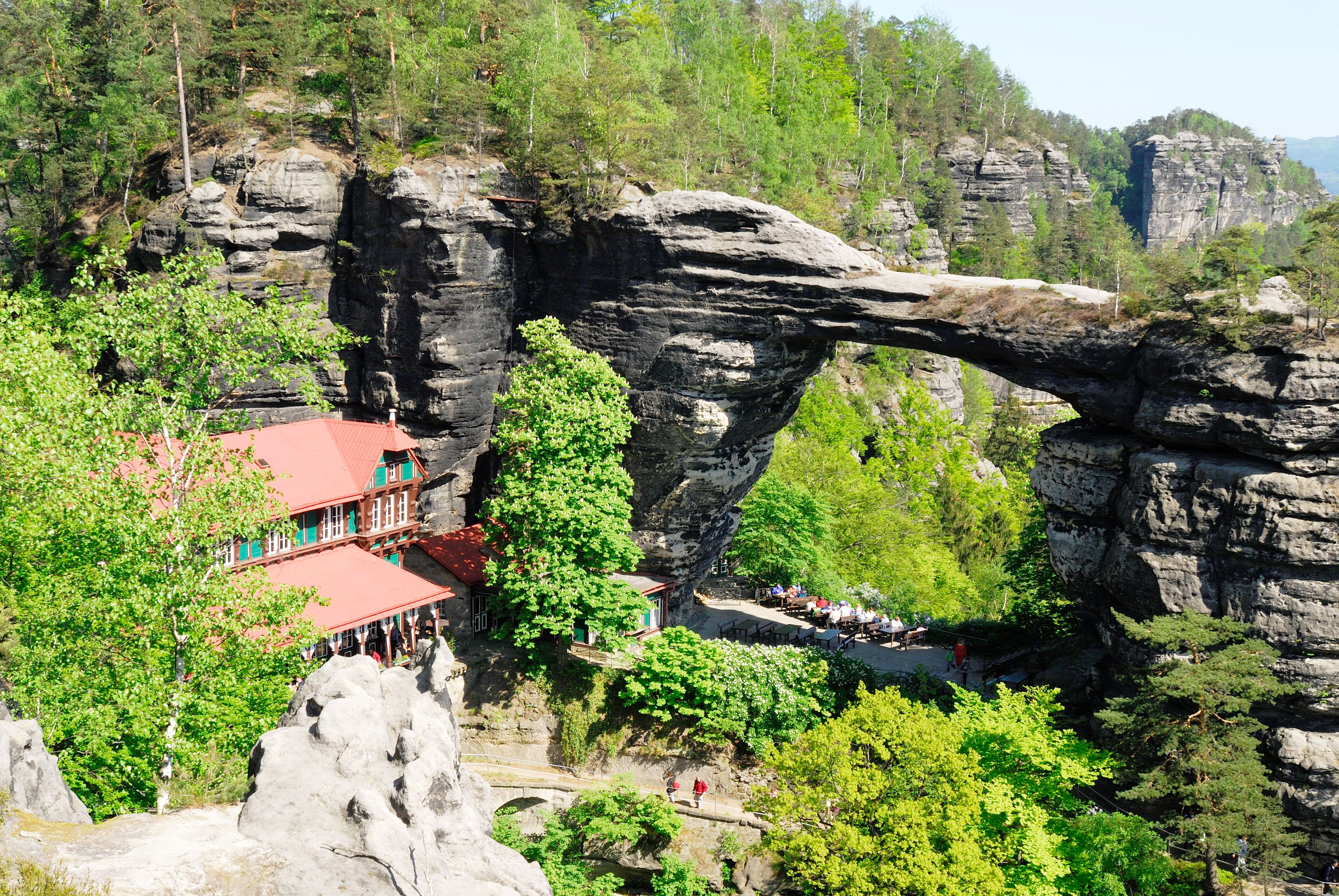 Sorge um das Prebischtor: Experten untersuchen Risse im berühmten Felsen