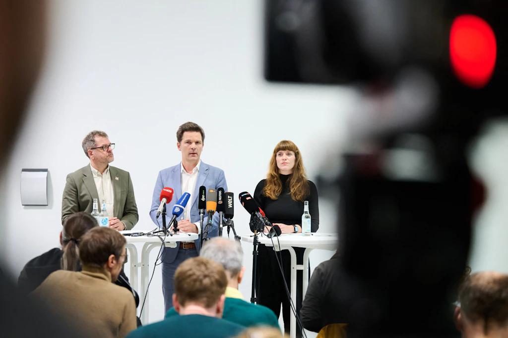 Regierungsgespräche in Berlin: Linke, Grüne und SPD erzielen Einigung